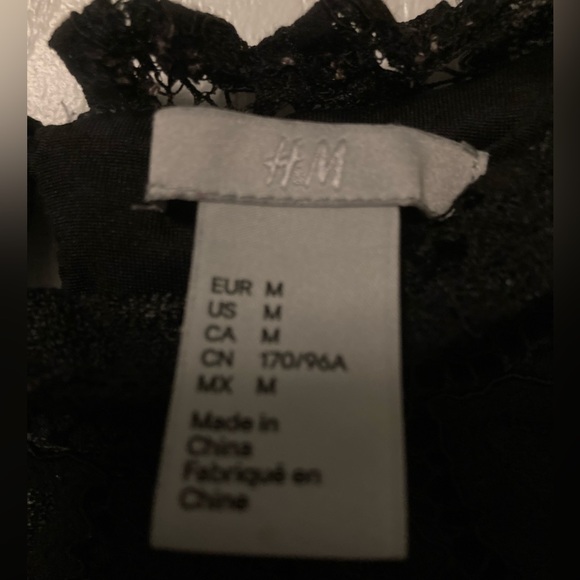 Short sleeve, H&M floral blouse - Picture 2 of 3